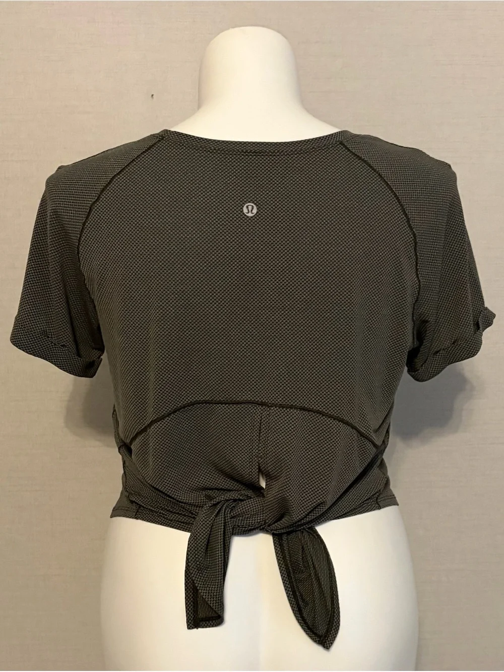 Women’s size 12 lululemon textured tie back short sleeve tee